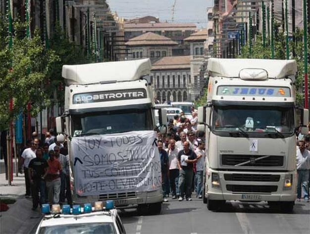 Manifestaci&oacute;n de camioneros en Granada
