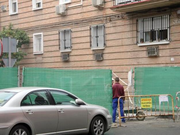 Las obras de reurbanizaci&oacute;n ya han comenzado en la calle Niebla.

Foto: Bel&eacute;n Vargas