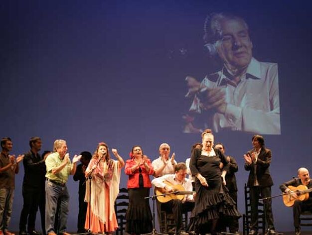 Artistas, amigos y aficionados se reunieron para recordar al conocido como padre del comp&aacute;s.

Foto: Lourdes de Vicente