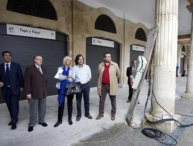 La alcaldesa revisa el estado de los trabajos en el Mercado Central. 

Foto: Jose Braza