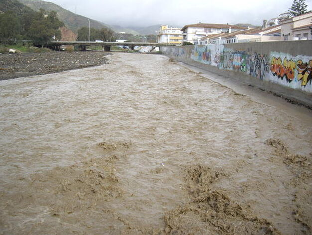 Desbordamiento del arroyo Total&aacute;n en su desembocadura.

Foto: Migue Fern&aacute;ndez, Sergio Camacho, Agencias