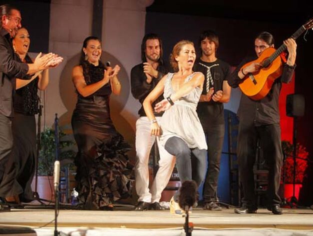 Muchas personas se congregaron para ver el espect&aacute;culo de flamenco en el Baluarte de la Candelaria

Foto: Jesus Marin