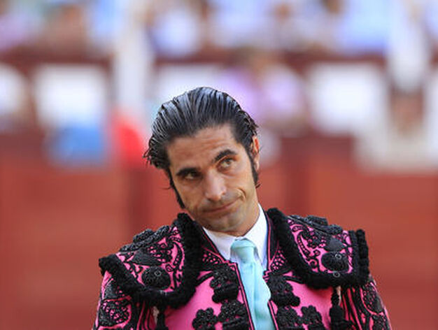 Javier Conde durante su actuaci&oacute;n, en la plaza de toros de La Malagueta.

Foto: Sergio Camacho