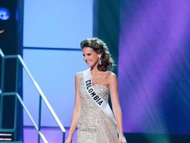Miss Colombia, una de las favoritas, posa en traje de noche.

Foto: EFE