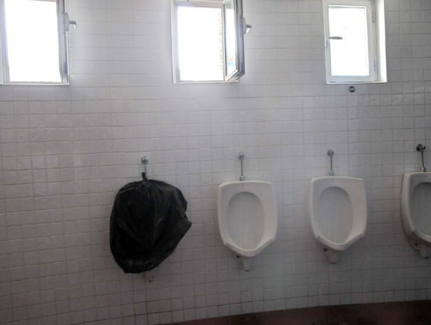 Algunos urinarios est&aacute;n inutilizados &oacute; se encuentran en mal estado

Foto: Manuel Aranda