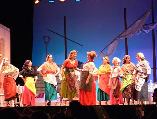 Actrices de la obra 'La Tabernera del Puerto', del Teatro L&iacute;rico Andaluz.