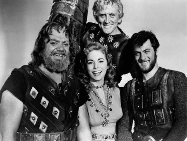 En 1958, con Ernest Borgnine, Janet Leigh y Kirk Douglas en el rodaje de 'Los vikingos', dirigida por Richard Fleischer. / AFP