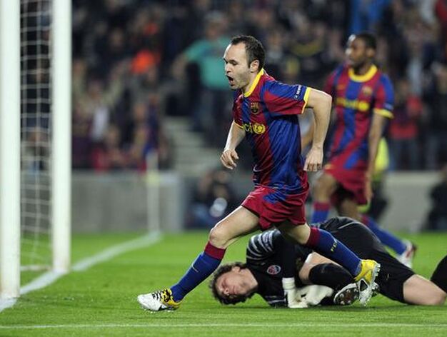 El Barcelona golea al Shakhtar en la ida de los cuartos de final de la 'Champions'. / AFP
