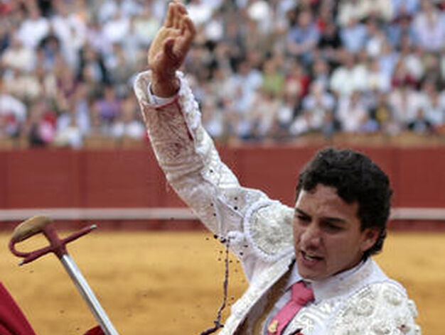 La gran faena de Alfonso Oliva Soto en el tercero se vio malograda por la espada.

Foto: Juan Carlos Mu&ntilde;oz