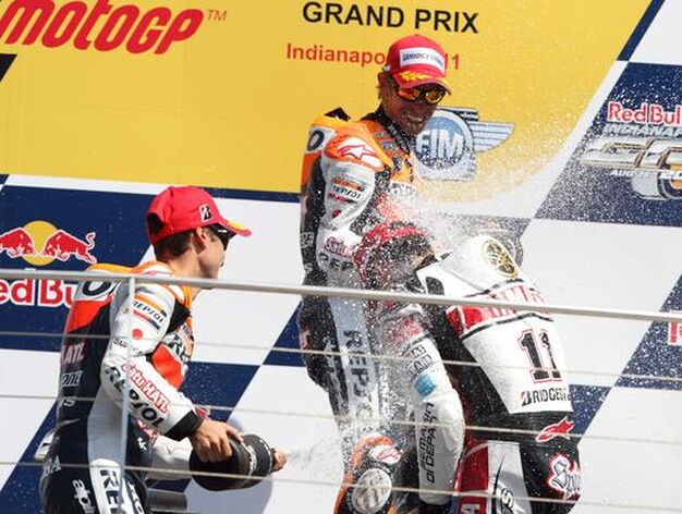 El podio de MotoGP: Stoner, Pedrosa y Spies.

Foto: efe