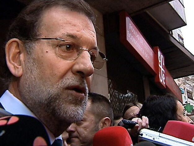 Mariano Rajoy habla a la prensa. / EFE