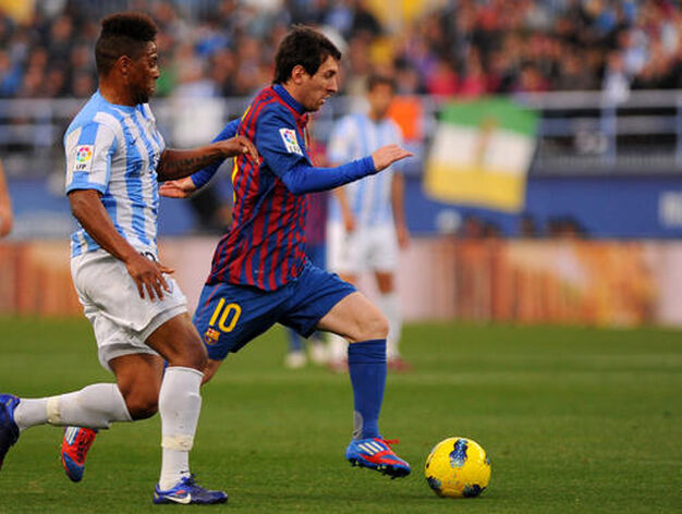 El M&aacute;laga es goleado en casa ante el Barcelona (1-4). / AFP