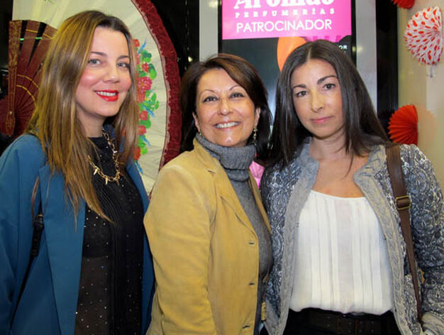 Las blogueras de moda Ana Nievas (Mordiscodemujer), Clara Guzm&aacute;n (Telademoda) y Esther Parejo (Only1woman). 

Foto: Victoria Ram&iacute;rez