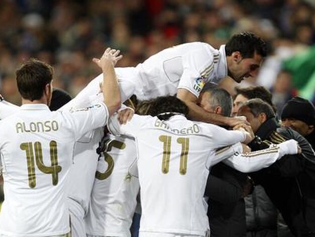 El Real Madrid remonta al Levante en el Santiago Bernab&eacute;u (4-2). / Reuters