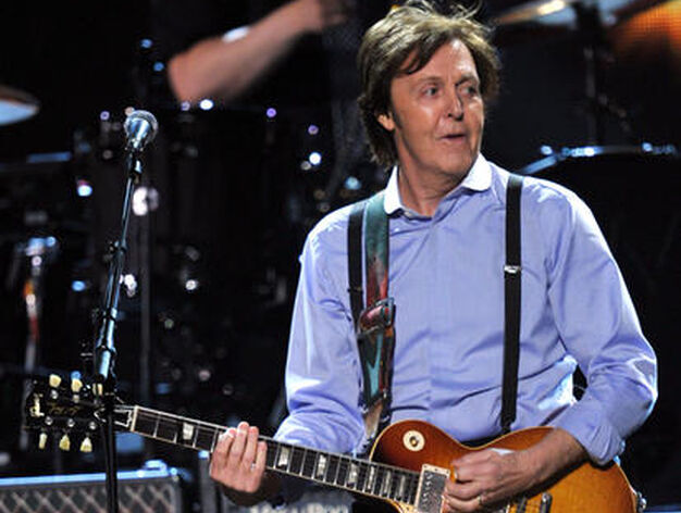 Paul McCartney durante su actuaci&oacute;n en la gala. / AFP