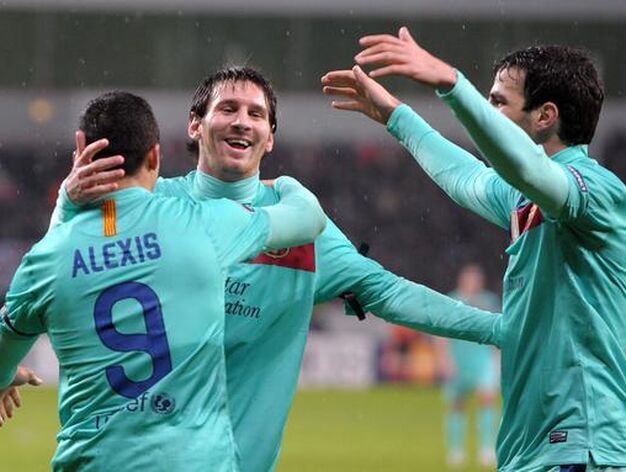 El Barcelona gana en Leverkusen (1-3) gracias a dos goles de Alexis S&aacute;nchez y uno de Messi.

Foto: EFE