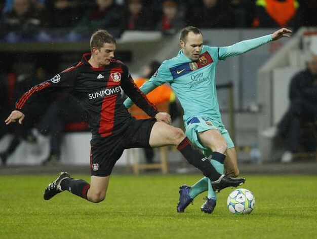 El Barcelona gana en Leverkusen (1-3) gracias a dos goles de Alexis S&aacute;nchez y uno de Messi.

Foto: Reuters