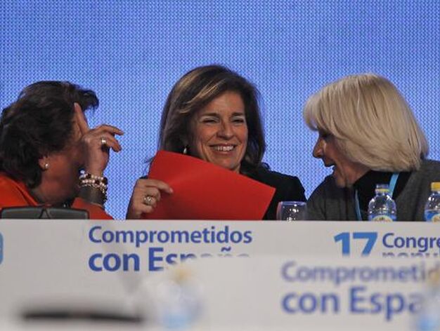 Varios miembros del Partido Popular durante la celebraci&oacute;n del Congreso Nacional del PP. 

Foto: Antonio Pizarro
