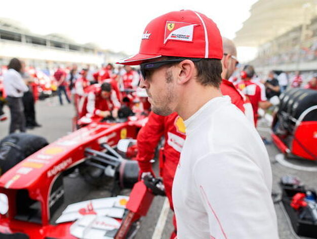 Alonso, antes de empezar la carrera. / EFE