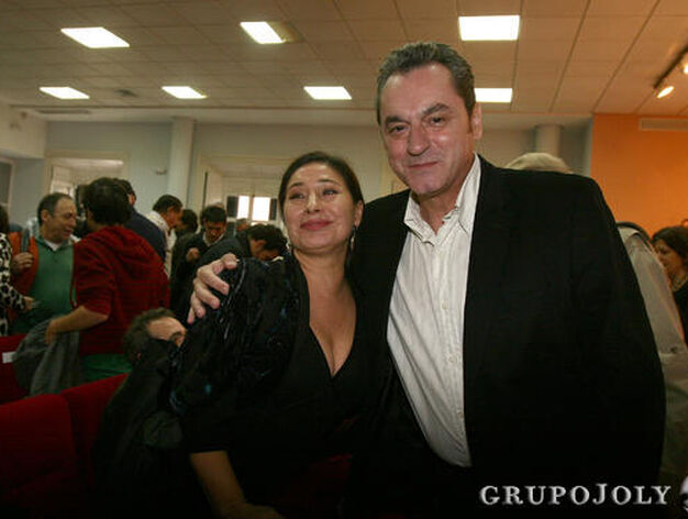 Salazar, junto al director la muestra onubense, Eduardo Tr&iacute;as.

Foto: A.Dominguez/J.Correa