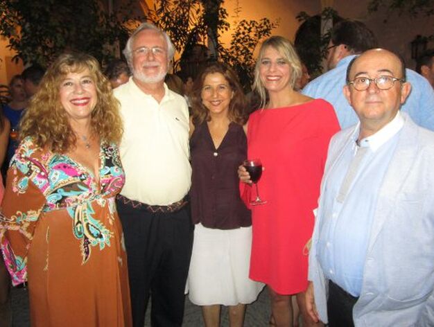 Tere Torres, Enrique Montiel, Ana Romero, Paz Santana y Rafael Rom&aacute;n.

Foto: Ignacio Casas de Ciria