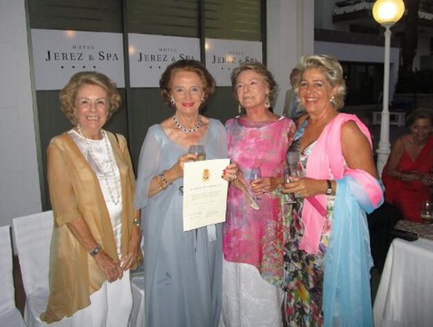 Marquesa de Las Palmas, Maribel Domecq, Petra Llanza y Pilar Gracia.

Foto: Ignacio Casas de Ciria