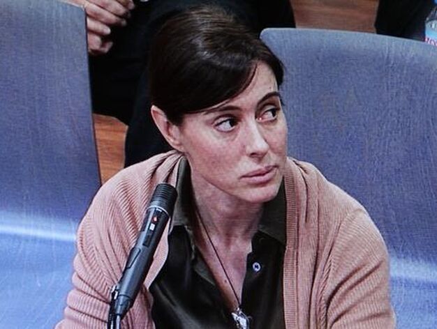 07-07-2011: Montserrat Corulla

Imagen tomada del monitor de televisi&oacute;n de la sala de prensa de la Audiencia. La abogada, considerada testaferro de Roca, durante su declaraci&oacute;n del juicio.