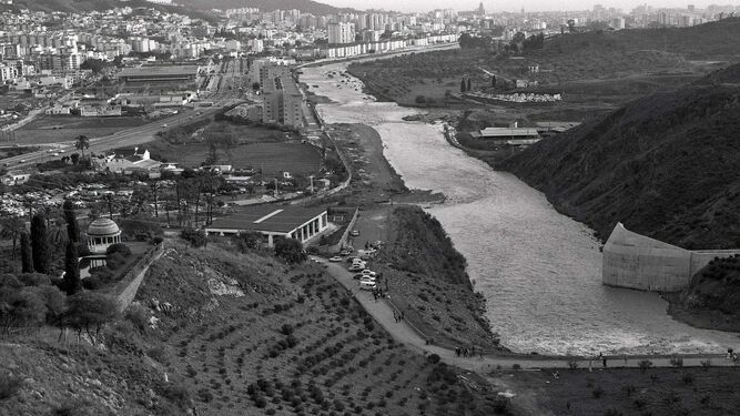 Vista de cómo iba el río Guadalmedina en 1989.