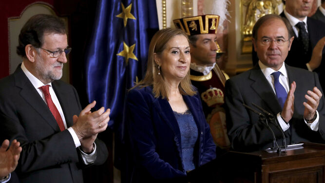 Mariano Rajoy junto a Ana Pastor y García Escudero.