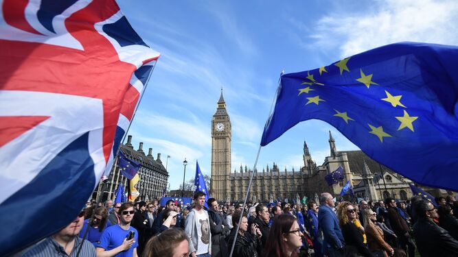 Miles de personas marchan contra el 'Brexit' en Londres