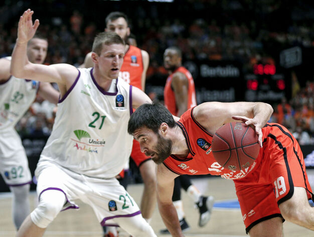 El Valencia Basket-Unicaja del partido definitivo de la final de la Eurocup, en im&aacute;genes