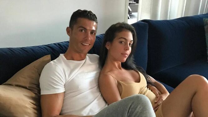 Ronaldo formaliza su relación con Georgina con una foto que está dando que hablar
