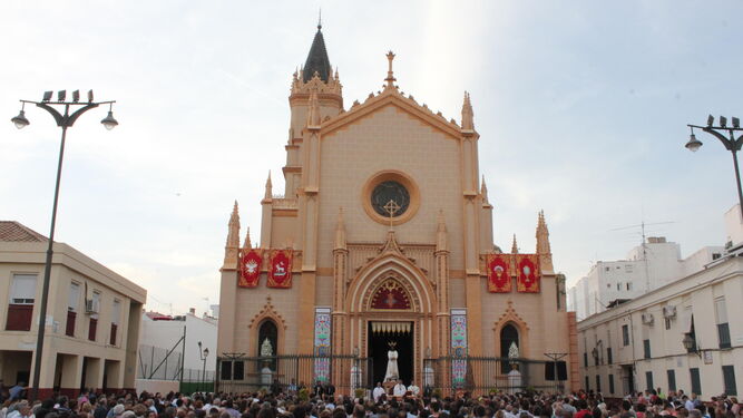 La plaza de San Pablo, llena en la misa de campaña.