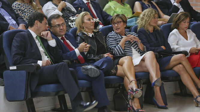 Representantes de PP y PSOE, en la inauguración del curso.