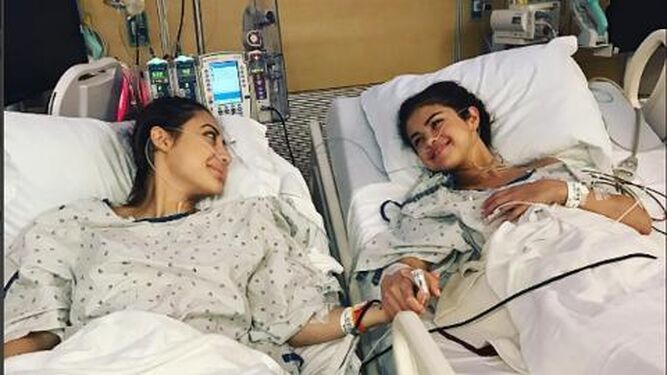 Selena Gómez sufre lupus y ha sido trasplantada de riñón.