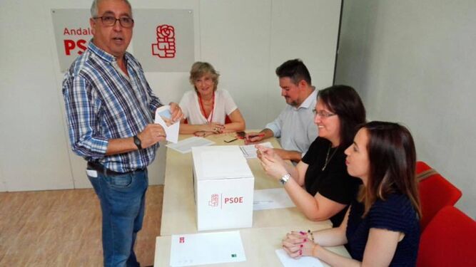SE QUEDA Sánchez Teruel gana las primarias con    el 47% de los votos