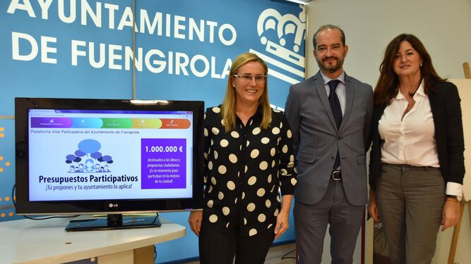Mula, Roa y González, durante la presentación de los presupuestos participativos de Fuengirola.
