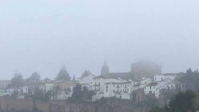 Niebla, ayer, sobre el Tajo de Ronda.
