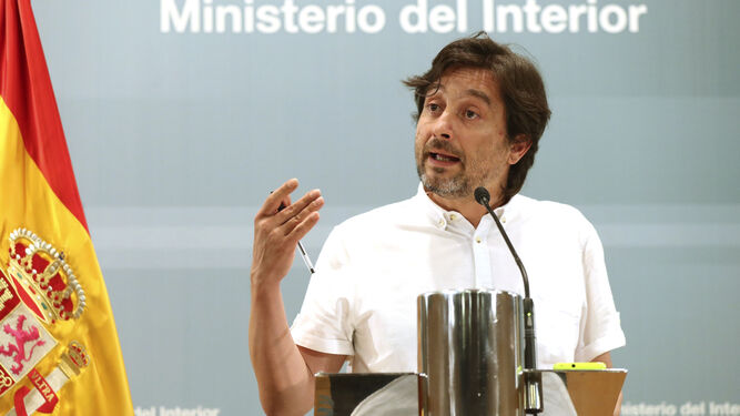 Rafael Mayoral (Podemos), en la rueda de prensa tras  la reunión del pacto antiyihadista del pasado 21 de agosto.