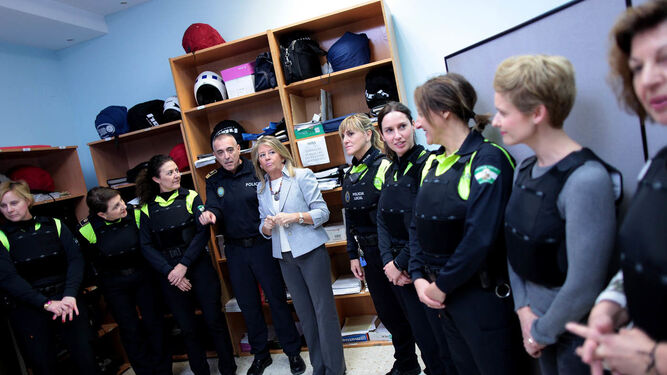 La Policía Local de Marbella cuentan por primera vez con chalecos antibalas para mujeres.
