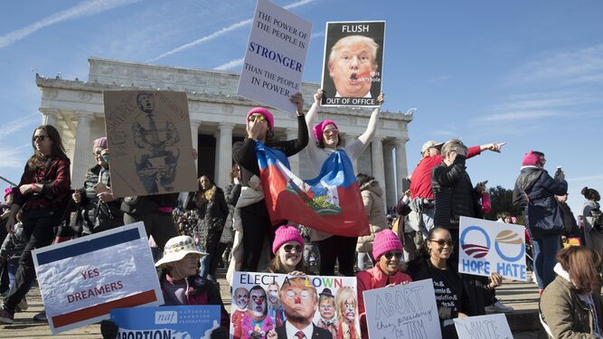 Manifestación de mujeres contra Trump en Washington en el primer aniversario de su mandato.
