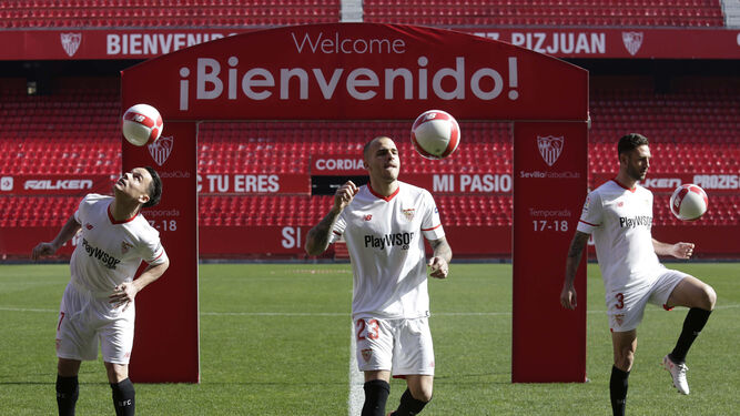 Sandro Ramírez, con la camiseta del Sevilla.