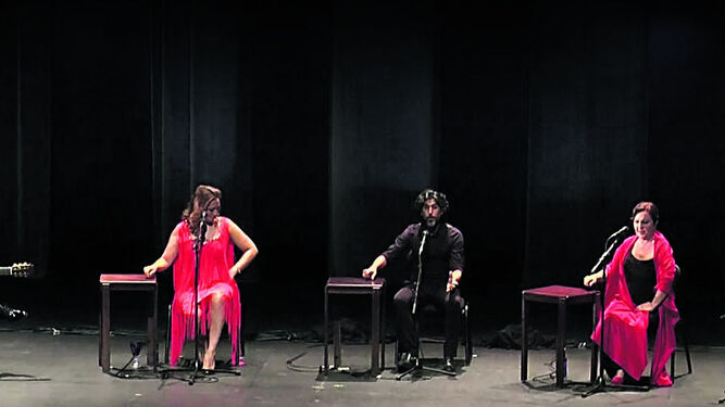 Marina Heredia, Arcángel y Carmen Linares durante la inauguración esta semana del Flamenco Festival de Londres arropados por el toque de Bolita y Miguel Ángel Cortés.