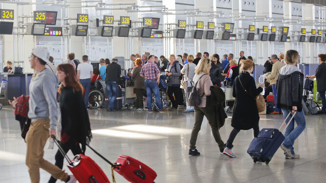 El aeropuerto de Málaga gana un 5,4 por ciento de pasajeros en febrero
