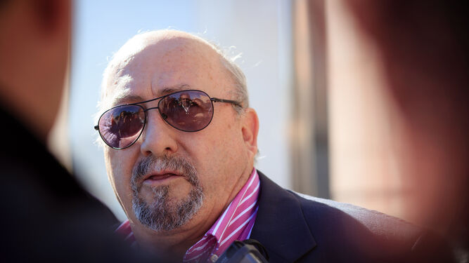 El ex alcalde de Alcaucín el día del inicio del juicio por el caso Arcos.