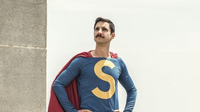 Dani Rovira, como Superlópez.