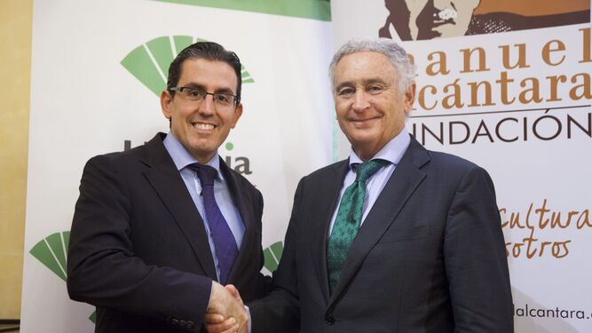 El director general de la Fundación Unicaja, Sergio Corral, y el presidente de la Fundación Manuel Alcántara, Antonio Pedraza.