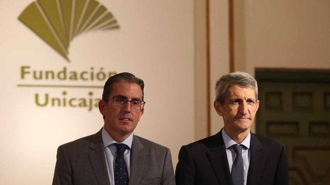 Sergio Corral, director general de la Fundación Bancaria Unicaja, y José Manuel Domínguez, presidente, este viernes.