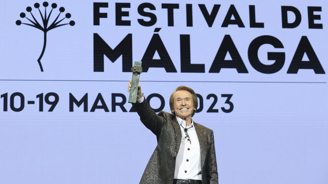 El cantante Raphael fue galardonado en la edición del 2023 del Festival de Málaga