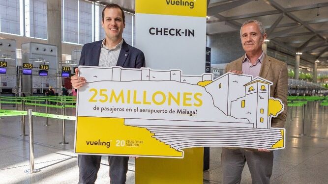 Vueling en el Aeropuerto de Málaga celebrando sus 25 millones de pasajeros.